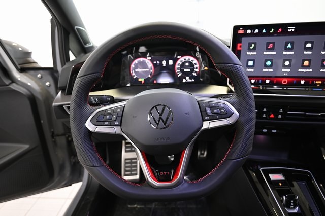 2025 Volkswagen Golf GTI SE photo 3