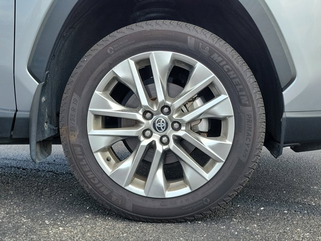 2024 Toyota RAV4 XLE Premium photo 5