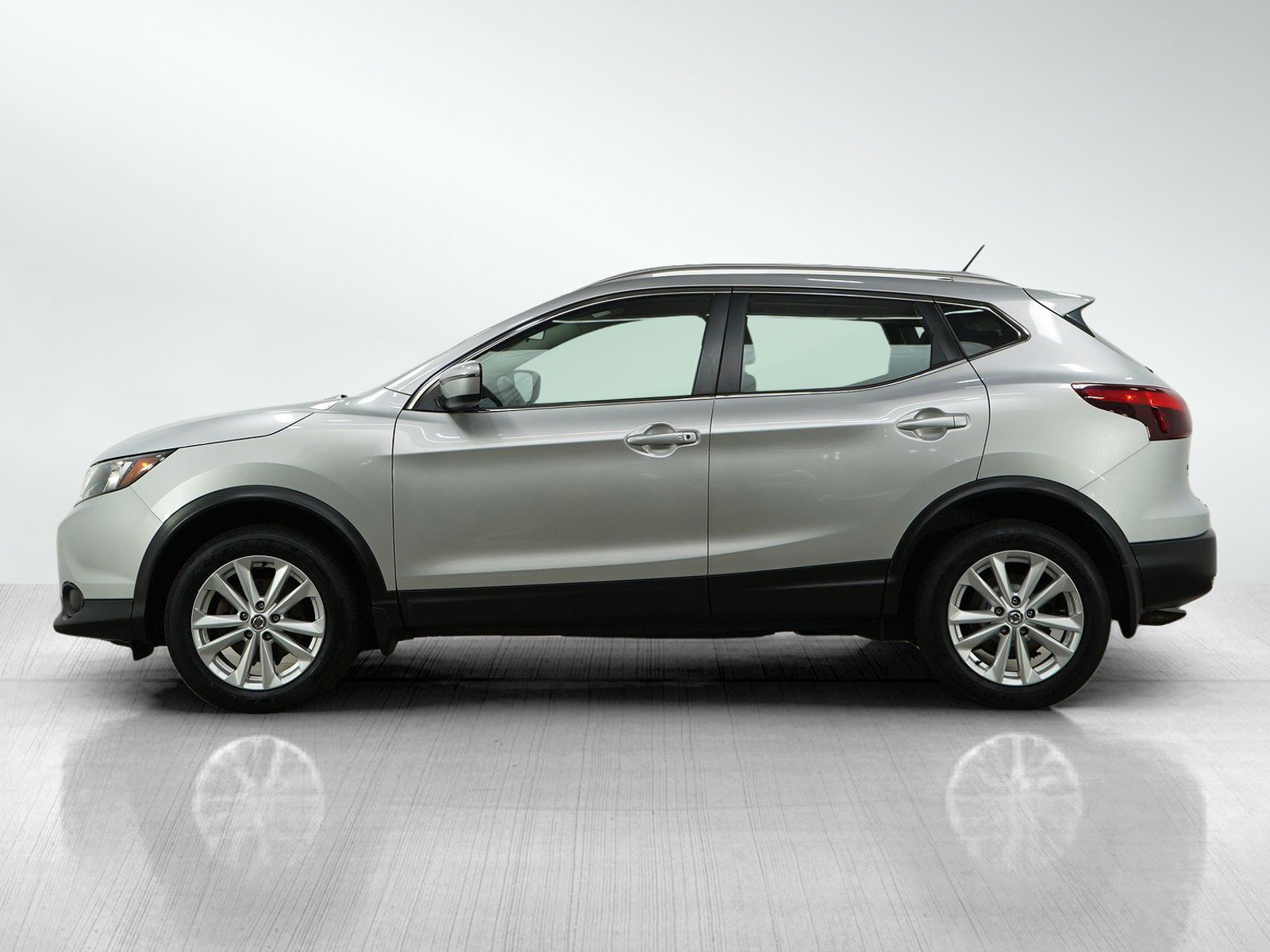 Used 2017 Nissan Rogue Sport SV with VIN JN1BJ1CR5HW123441 for sale in Burnsville, Minnesota