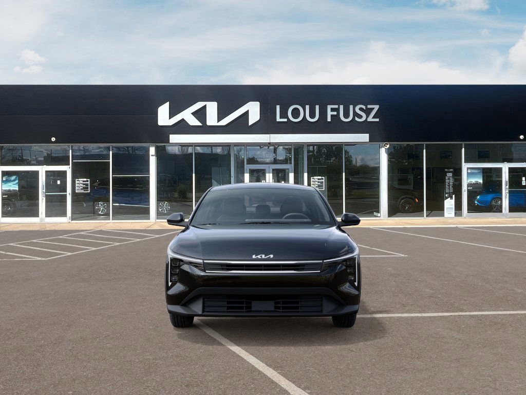 2025 Kia K4 LXS photo 2
