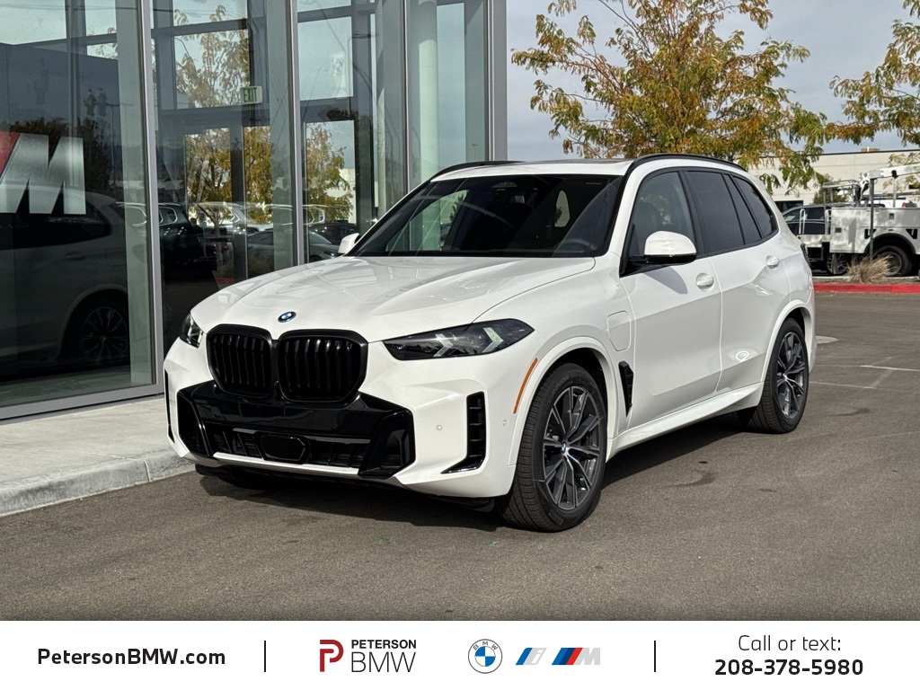 2026 BMW X5 50e's photo