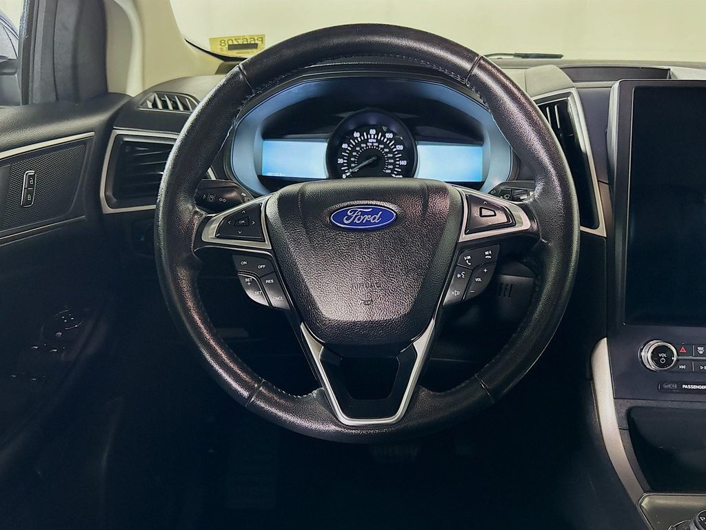 2022 Ford Edge SEL photo 12