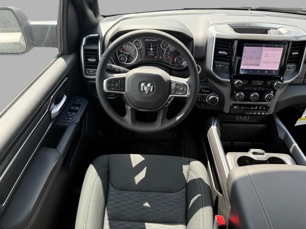 2025 Ram 1500 Big Horn photo 4