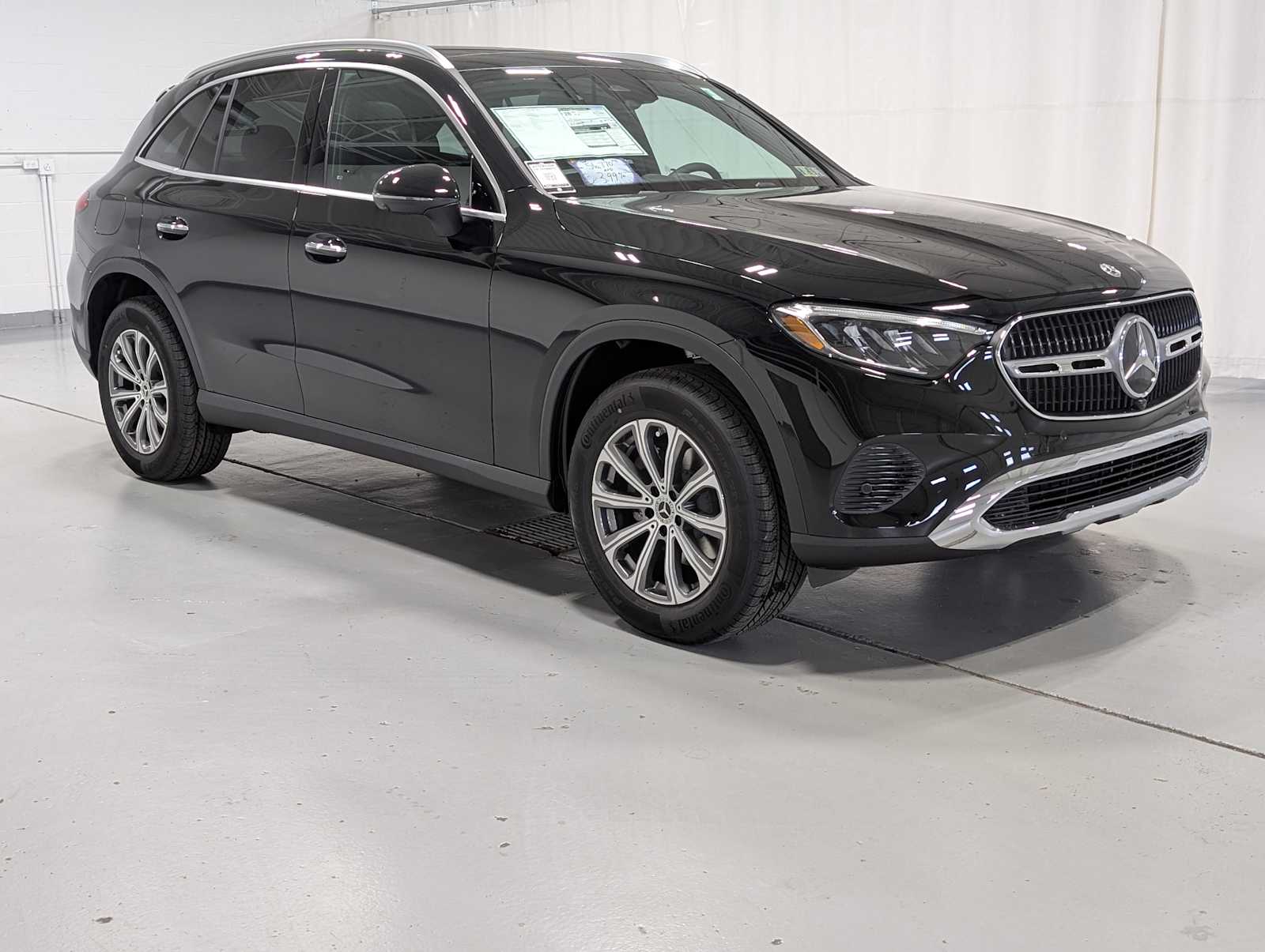 2026 Mercedes Benz GLC 300 4MATIC photo 3