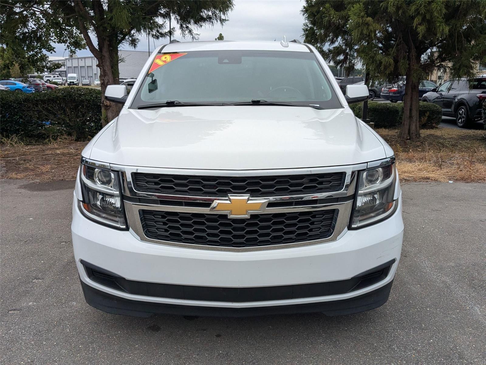 2019 Chevrolet Tahoe LT photo 2