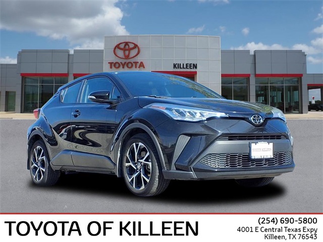 2022 Toyota C-HR XLE's photo