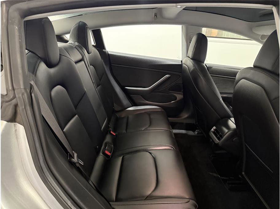 2018 Tesla Model 3 Long Range photo 21