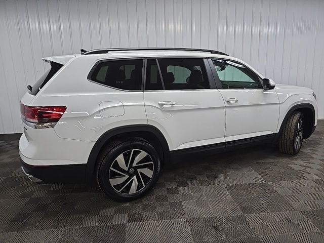 2024 Volkswagen Atlas SE Technology photo 3