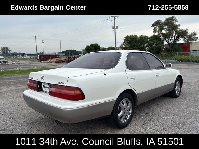 1996 Lexus ES 300 photo 8