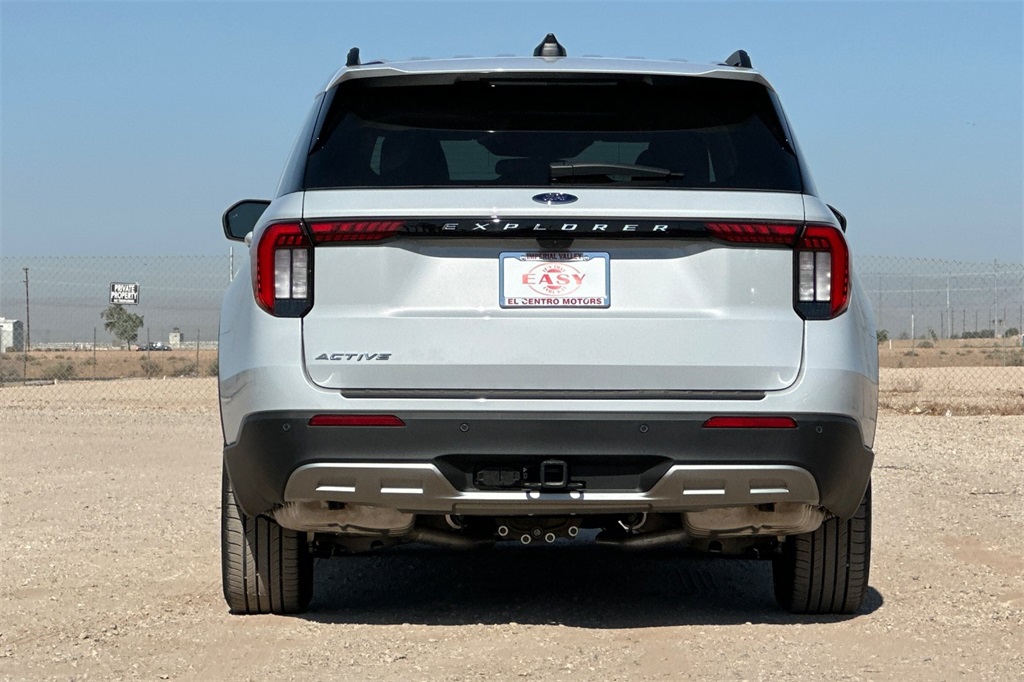 2025 Ford Explorer photo 5
