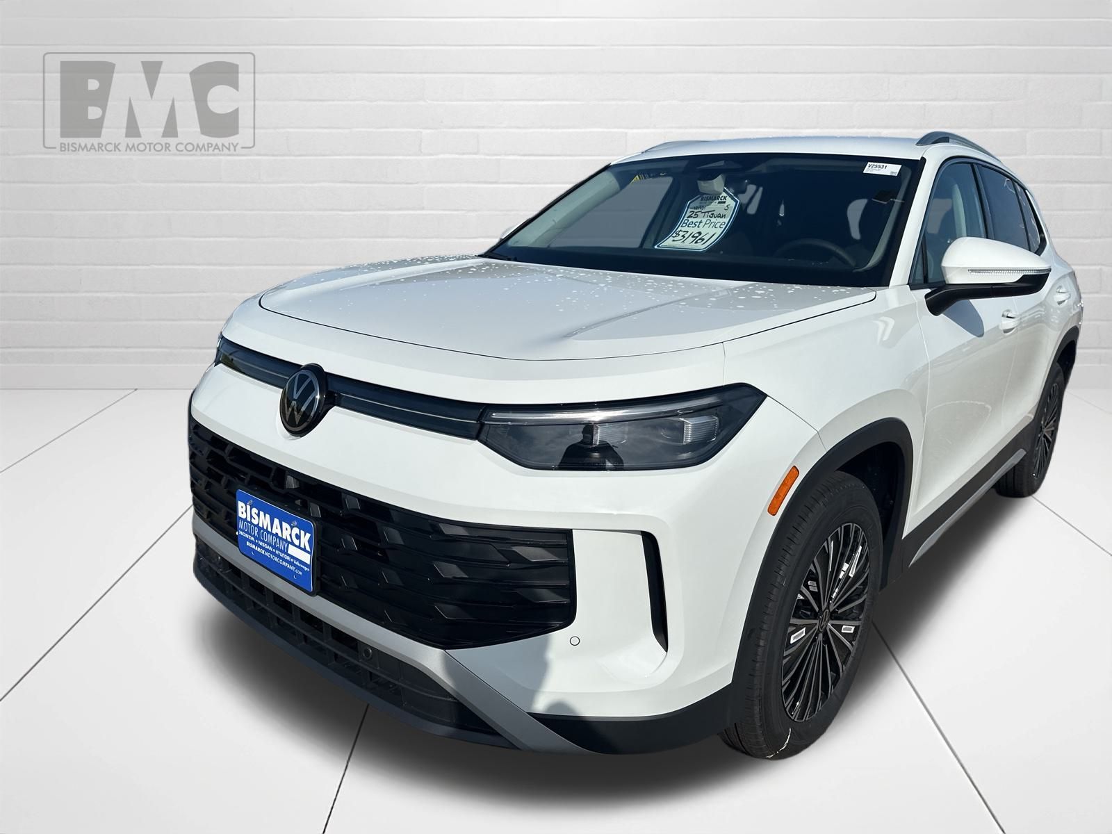 2025 Volkswagen Tiguan S's photo