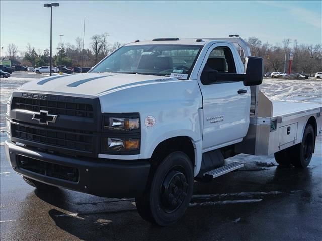 2024 Chevrolet Silverado 4500 Medium Duty Chassis Cab Work Truck's photo