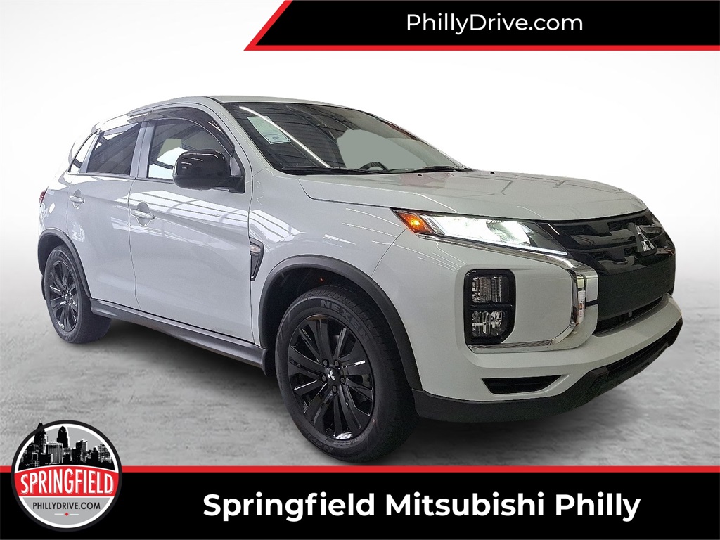 2025 Mitsubishi Outlander Sport LE's photo