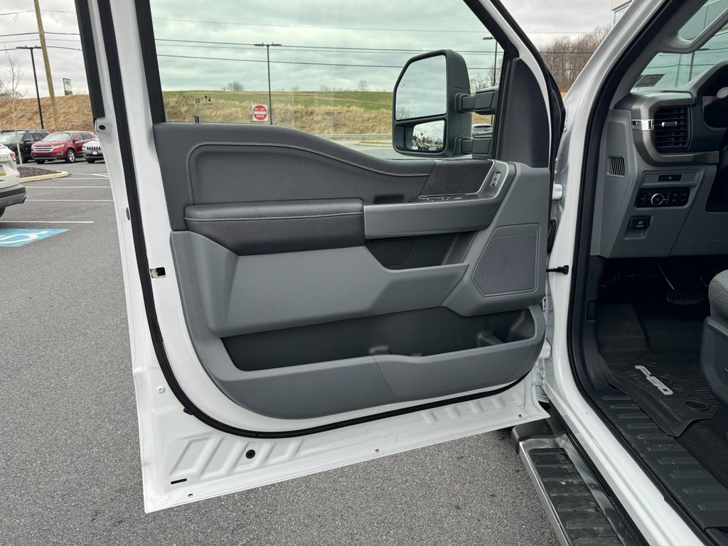 2025 Ford F-150 XLT photo 39