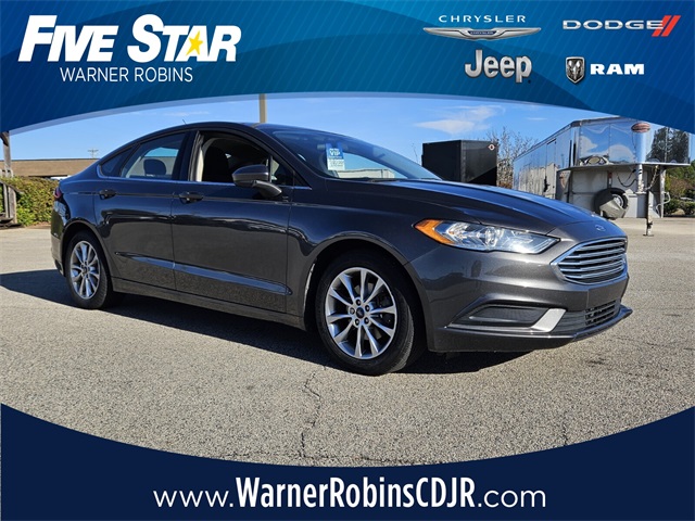 2017 Ford Fusion SE's photo
