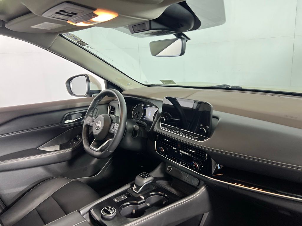 2023 Nissan Rogue SL photo 24