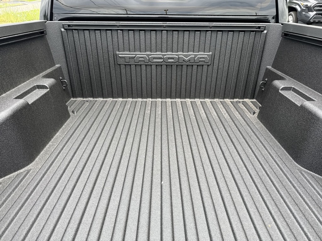 2025 Toyota Tacoma SR5 4x4 Double Cab photo 18