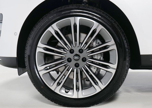 2025 Land Rover Range Rover Sport SE photo 9