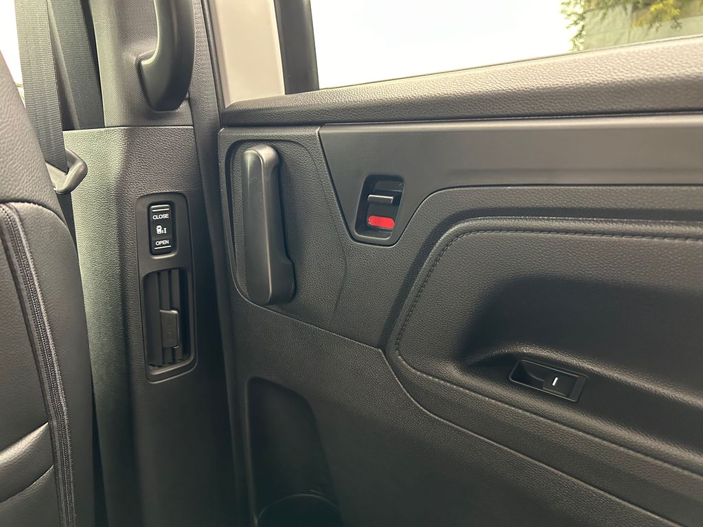 2026 Honda Odyssey photo 25