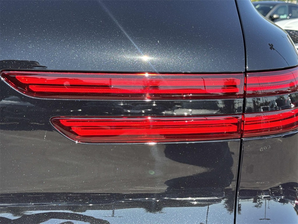2026 Genesis Electrified GV70 Advanced photo 13