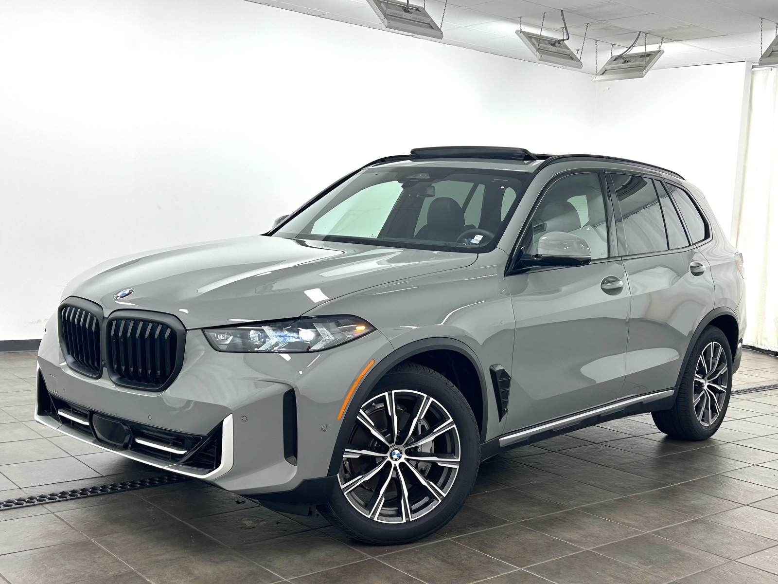 2025 BMW X5 40i's photo