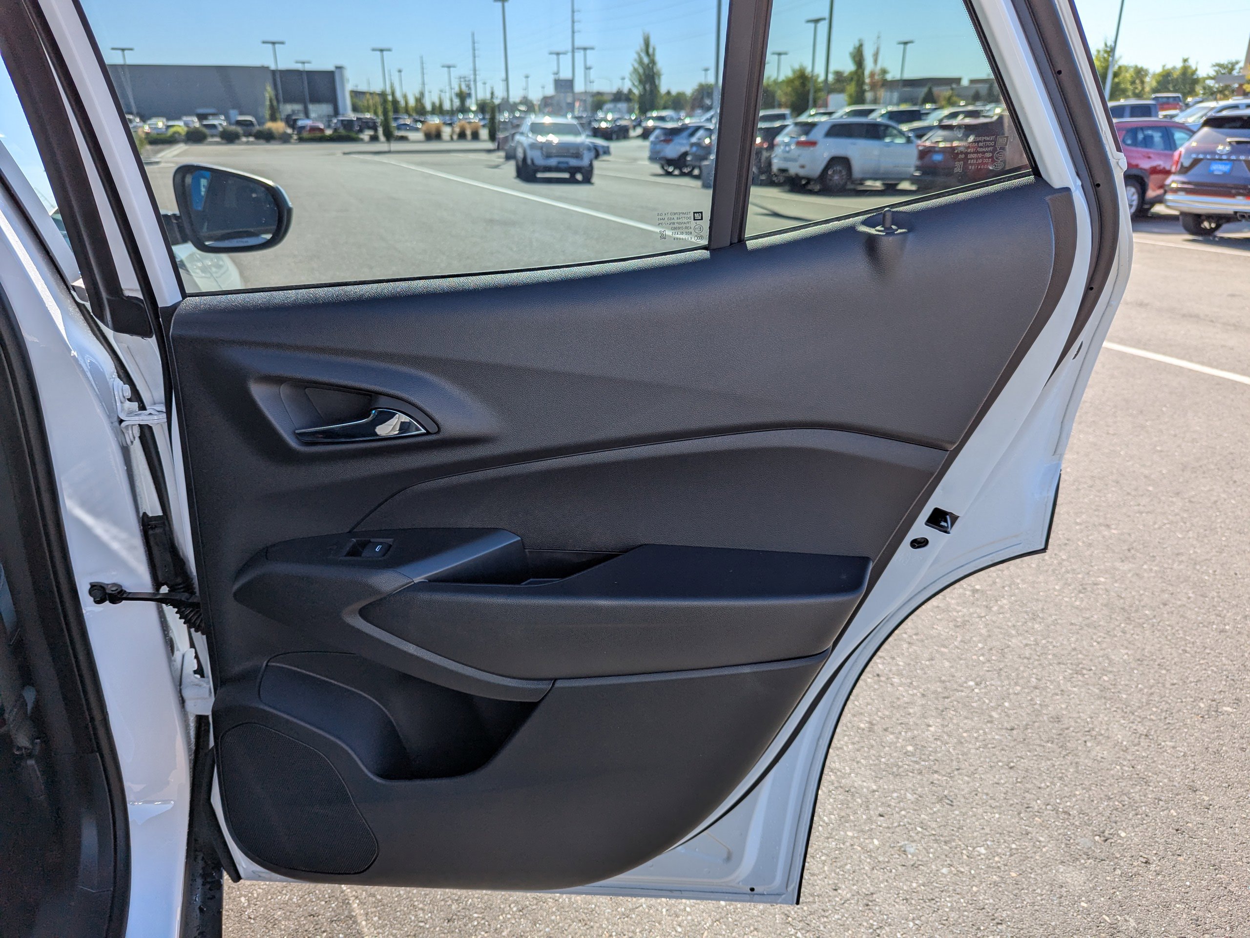2025 Chevrolet Trax LT photo 31