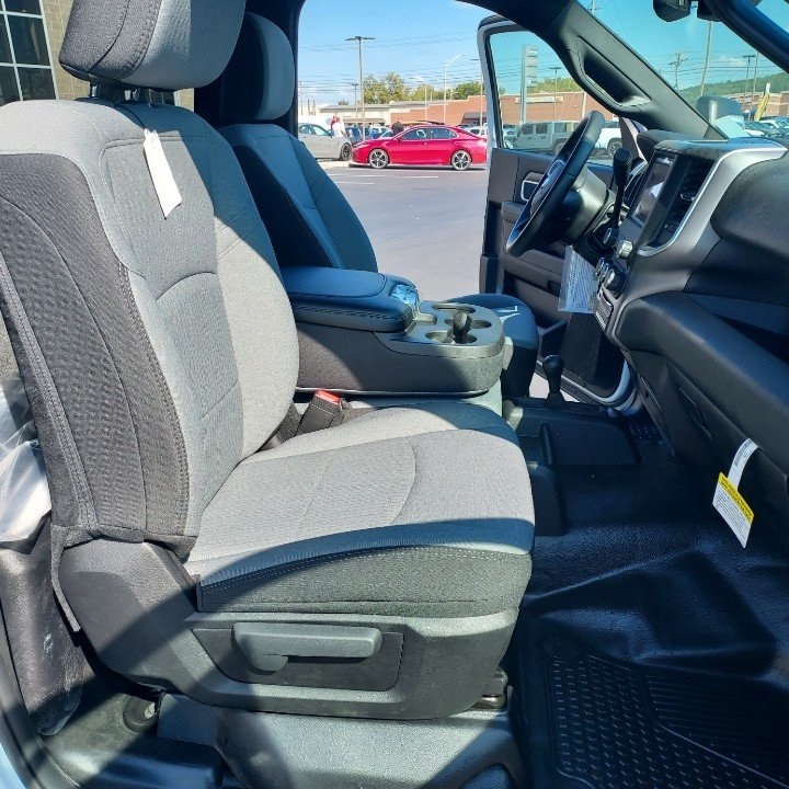 2024 Ram 5500 SLT photo 2