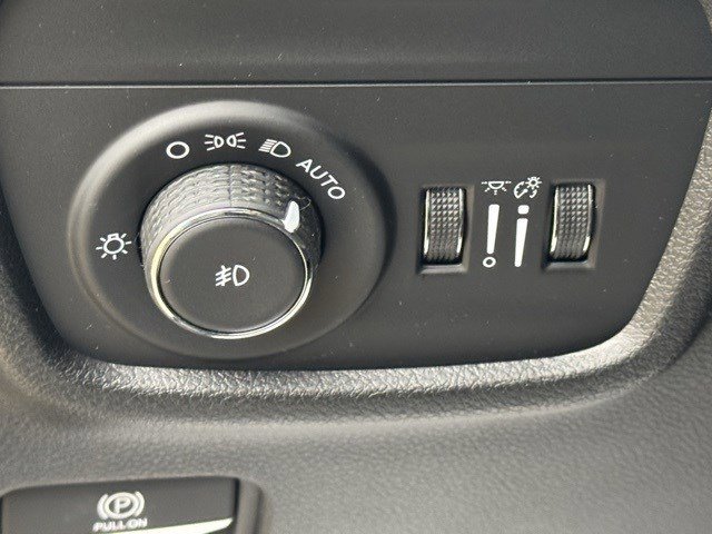 2025 Jeep Grand Cherokee Limited photo 13