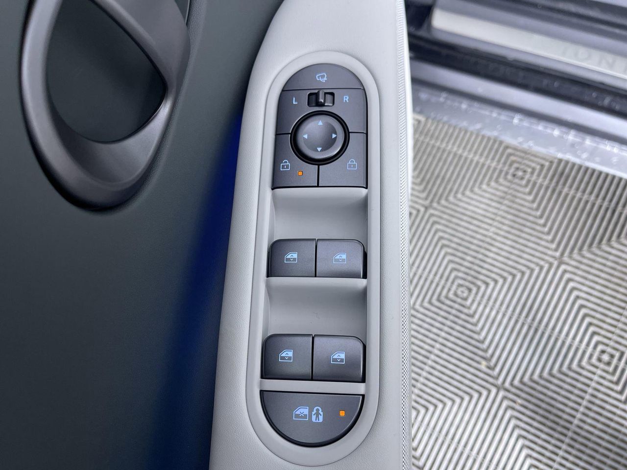 2025 Hyundai Ioniq 5 Limited photo 25