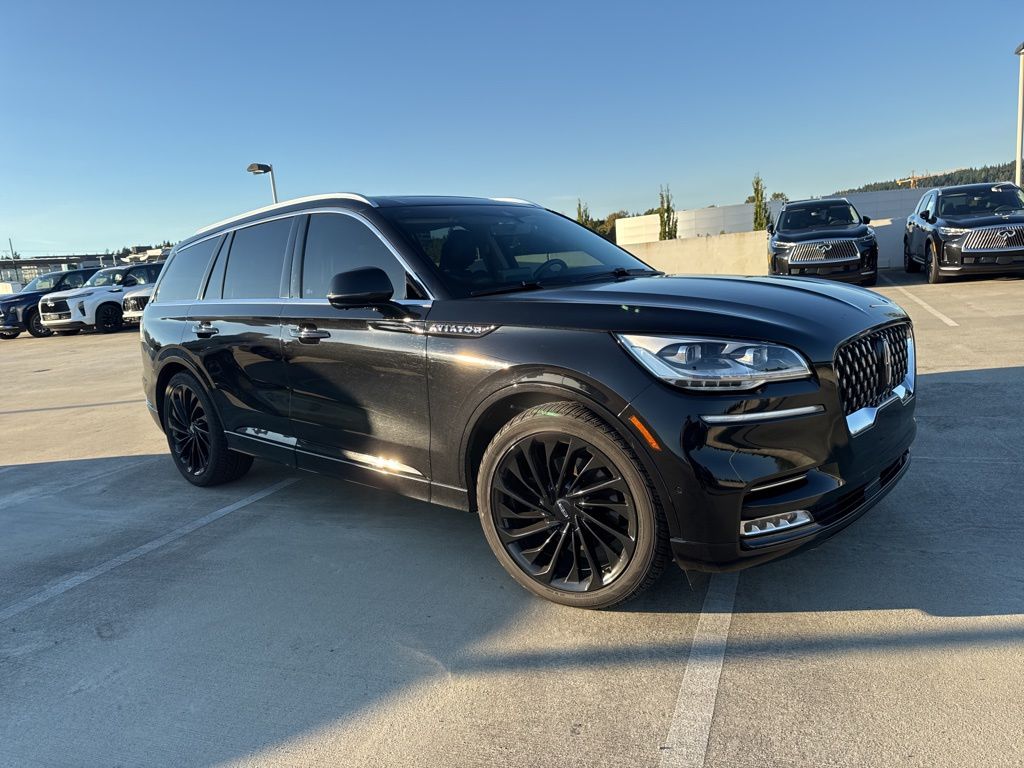 2020 Lincoln Aviator Grand Touring photo 3