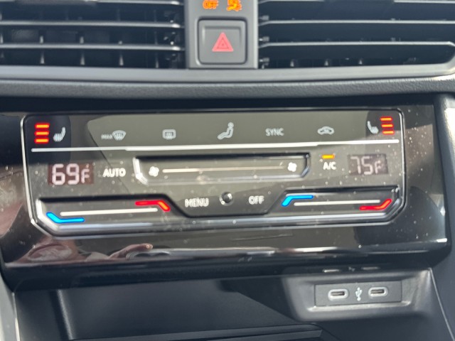 2025 Volkswagen Jetta SE photo 35