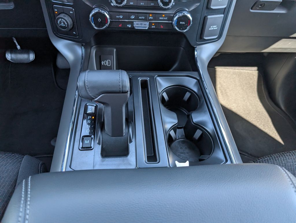 2025 Ford F-150 XLT photo 14