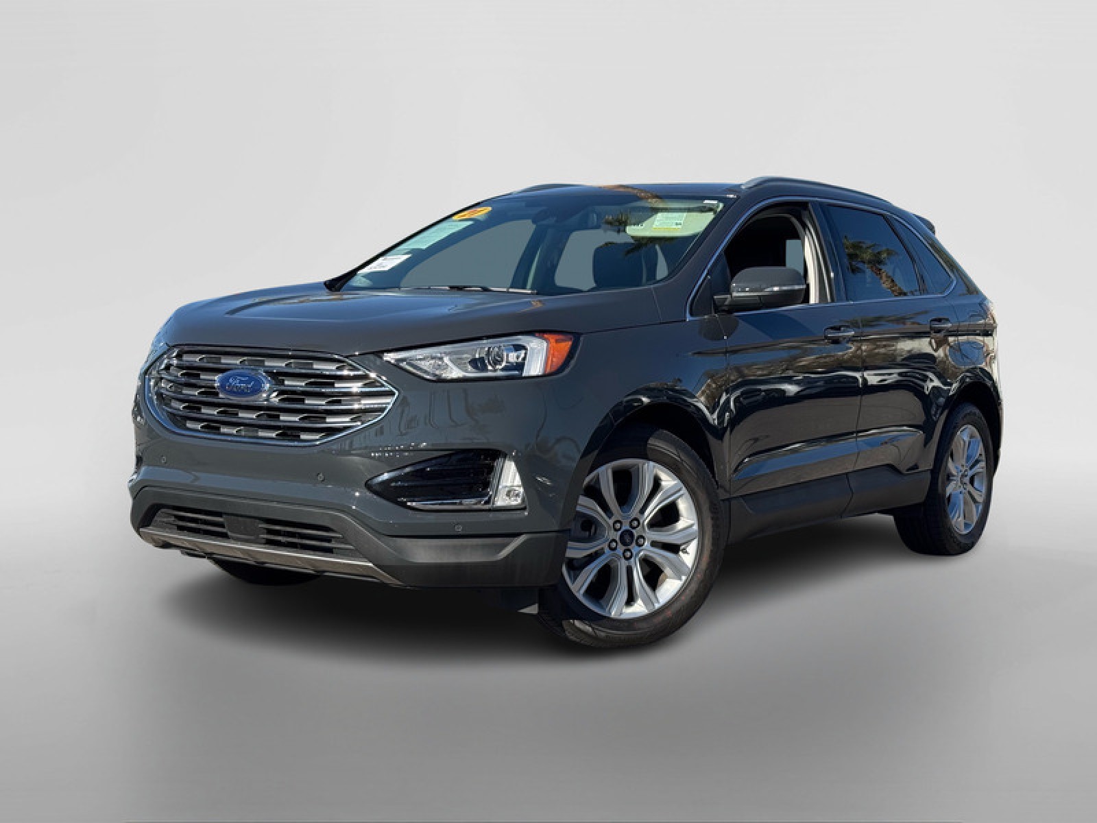 2021 Ford Edge Titanium's photo