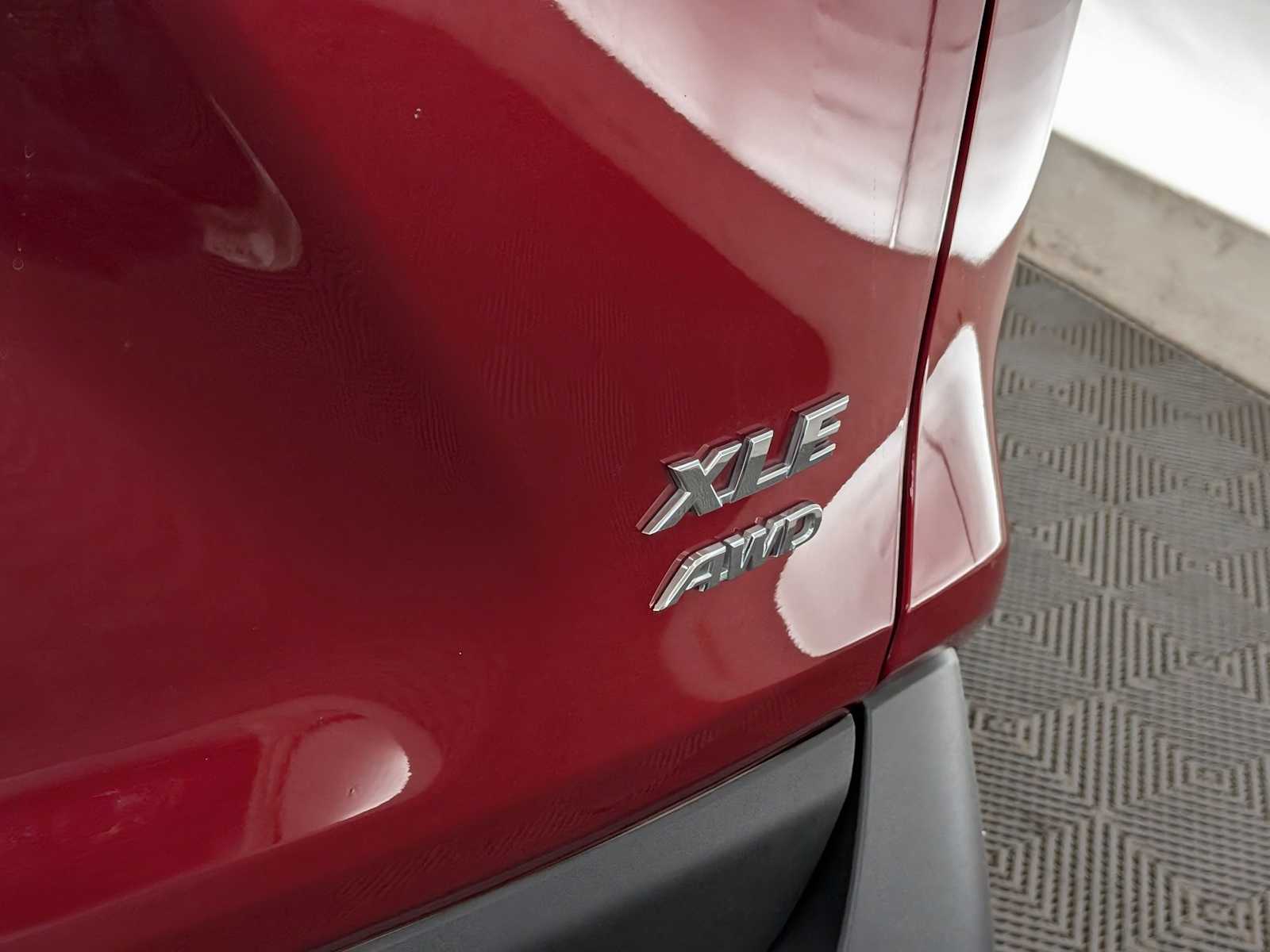 2024 Toyota RAV4 XLE photo 12