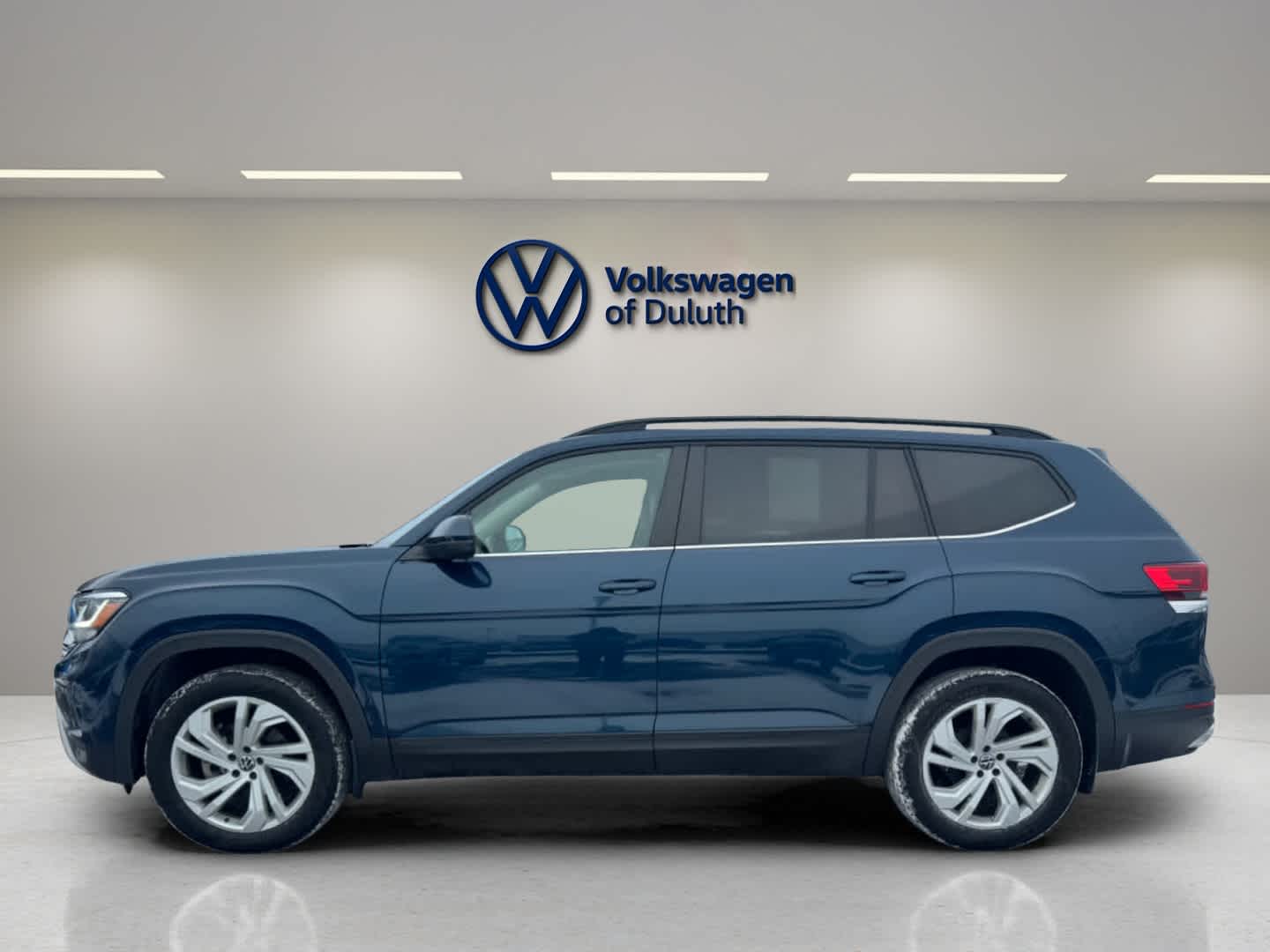 Certified 2021 Volkswagen Atlas SE w/Tech with VIN 1V2KR2CA9MC546636 for sale in Hermantown, Minnesota
