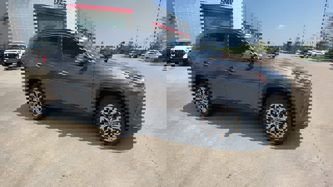 Used 2022 Toyota RAV4 Limited with VIN 2T3N1RFV0NC290707 for sale in Kansas City