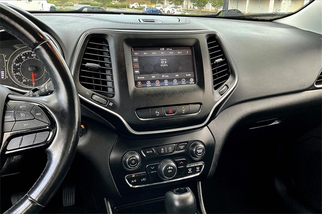 2021 Jeep Cherokee Altitude photo 4