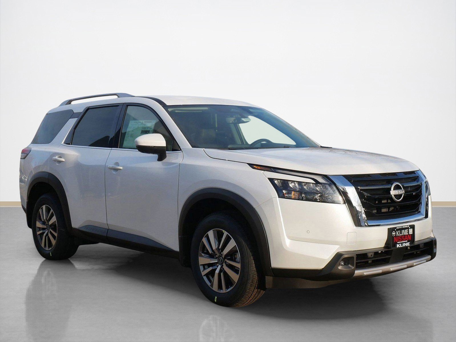 2025 Nissan Pathfinder SL's photo