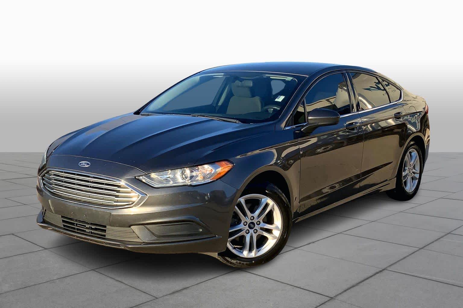 2018 Ford Fusion SE's photo