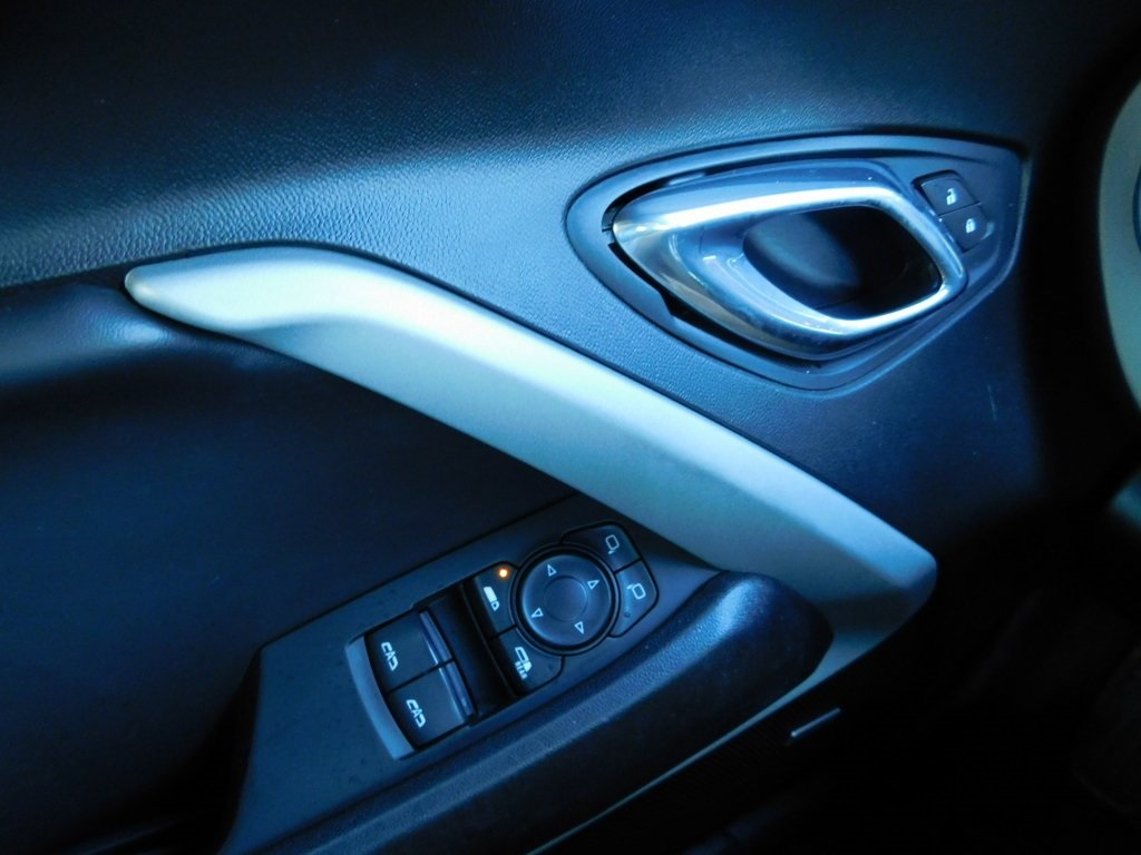 2019 Chevrolet Camaro 1LT photo 18