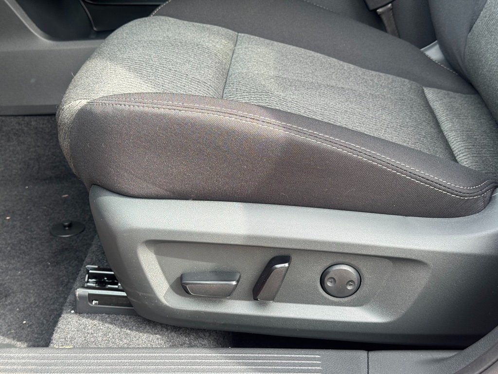 2026 Nissan Rogue SV photo 17