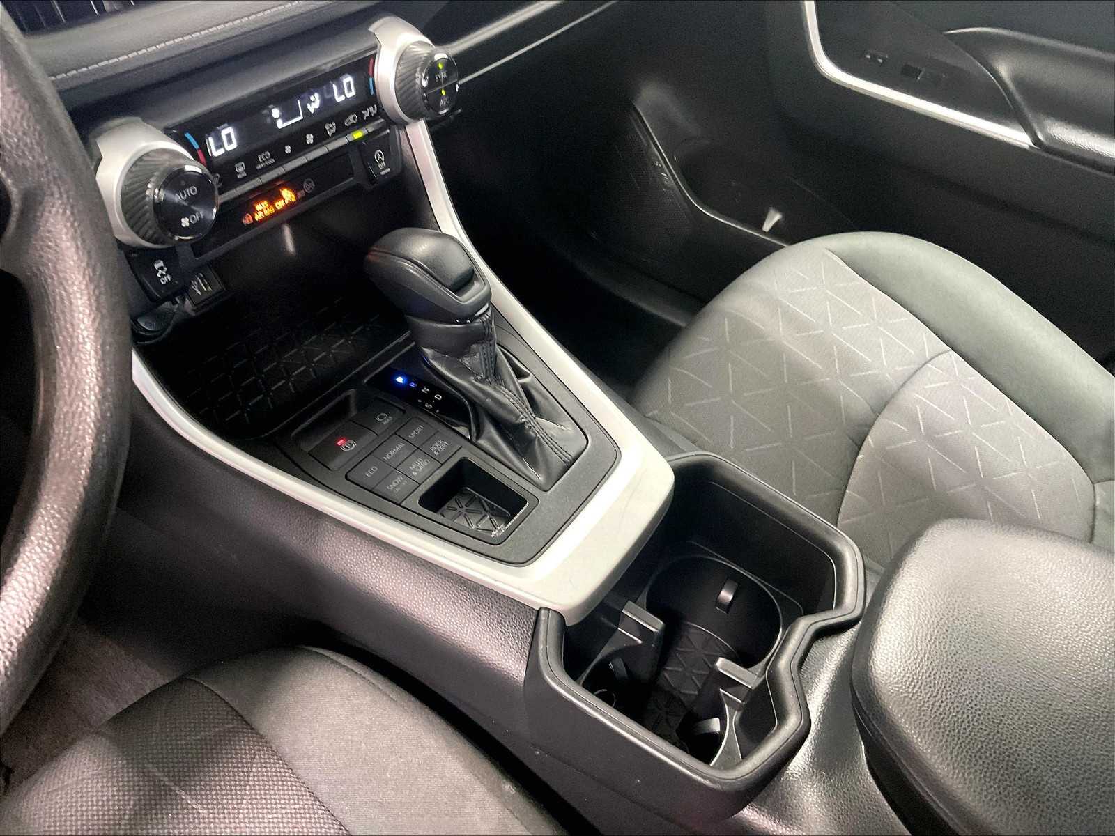 2023 Toyota RAV4 XLE photo 20