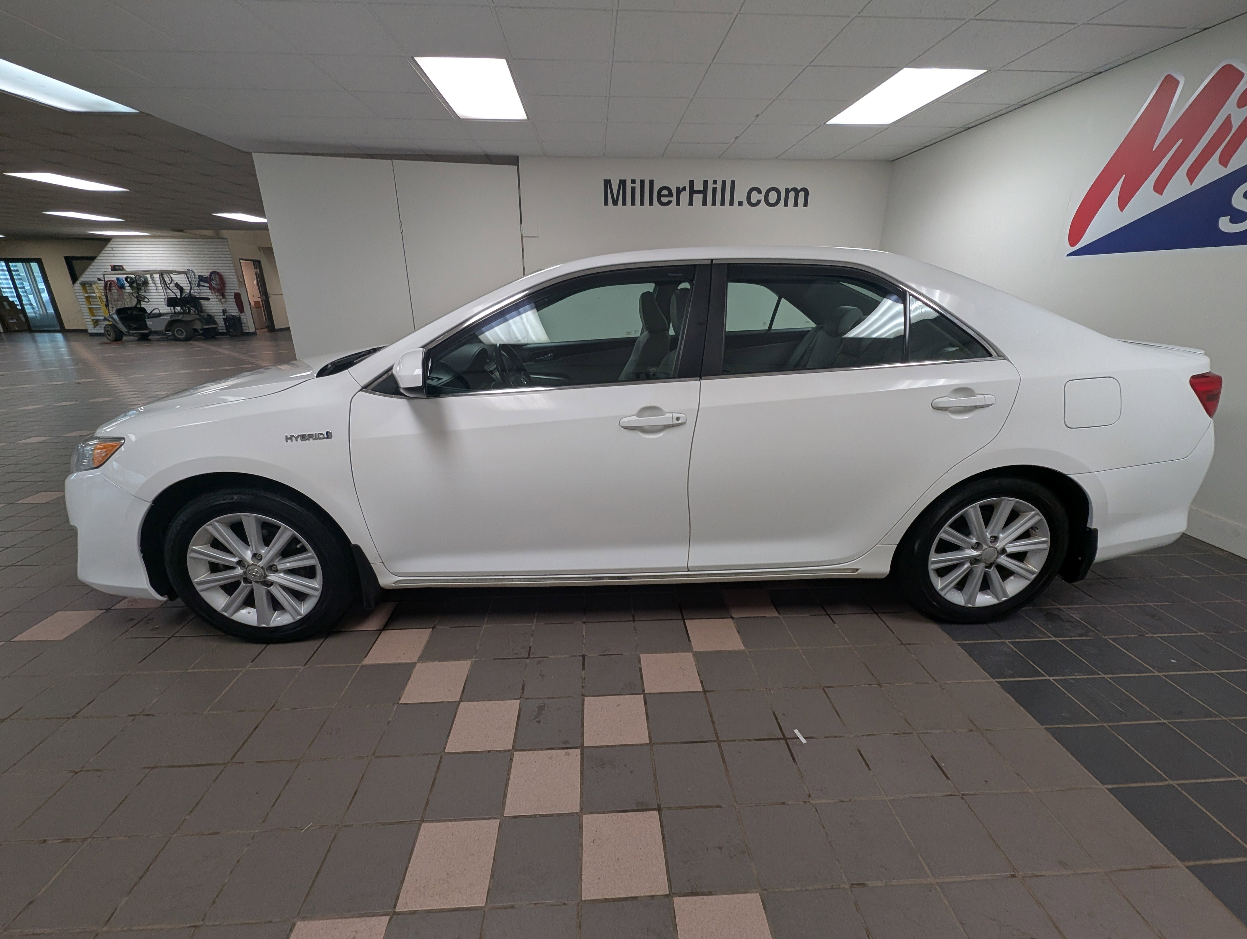 Used 2012 Toyota Camry XLE Hybrid with VIN 4T1BD1FK4CU006257 for sale in Hermantown, Minnesota