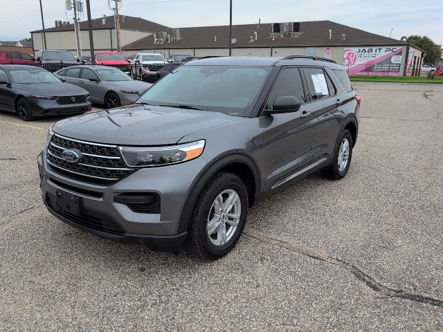 2022 Ford Explorer XLT photo 3