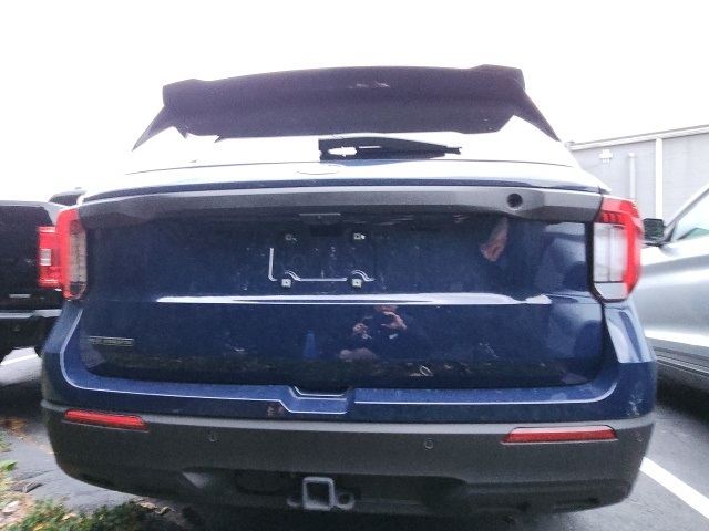 2025 Ford Explorer photo 4