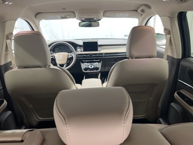 2022 Lincoln Corsair Standard photo 10