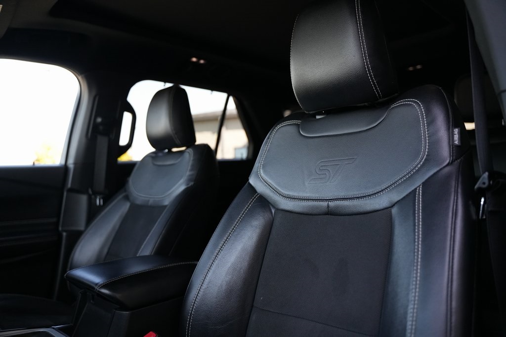 2022 Ford Explorer ST photo 15