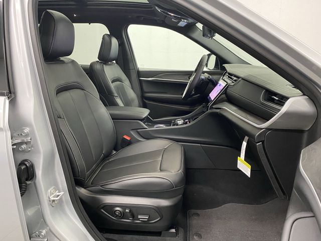 2025 Jeep Grand Cherokee Limited photo 32