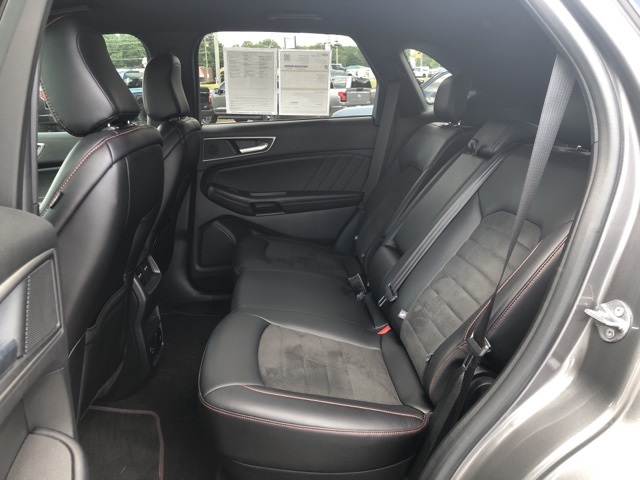 2022 Ford Edge ST photo 21