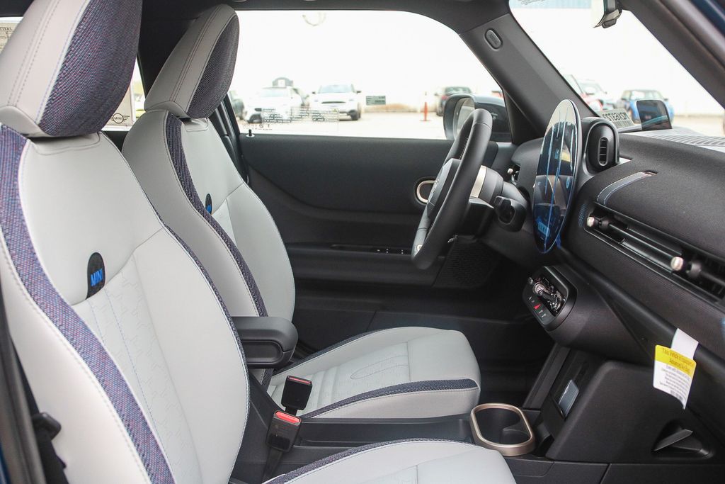 2026 Mini Cooper 4 Door Hardtop Signature photo 16